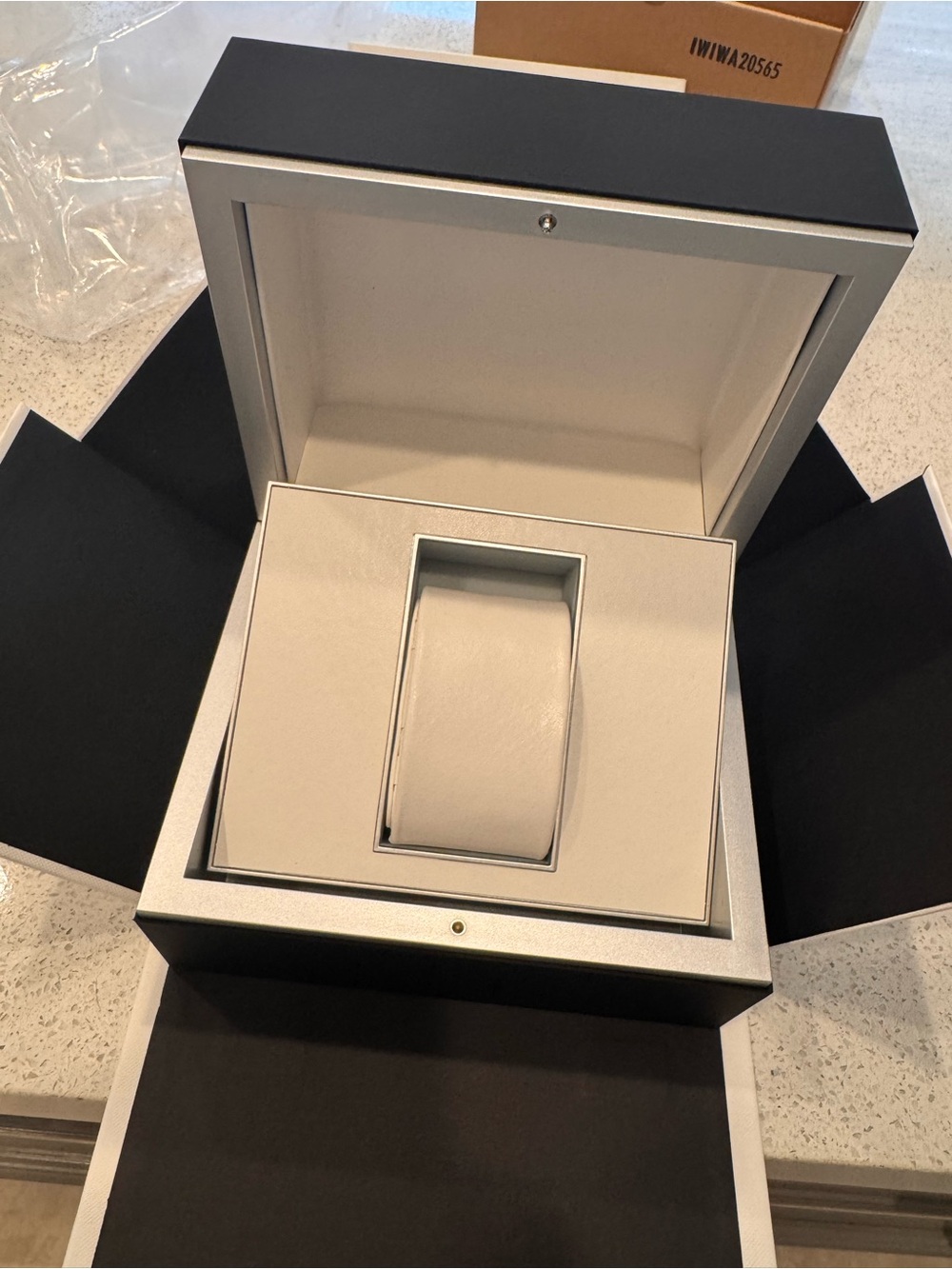 IWC Black Presentation Box - Picture 4 of 4